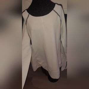 Women's Size 8 lululemon athletica White Sweatshirt Run Bold In The Cold Fleece